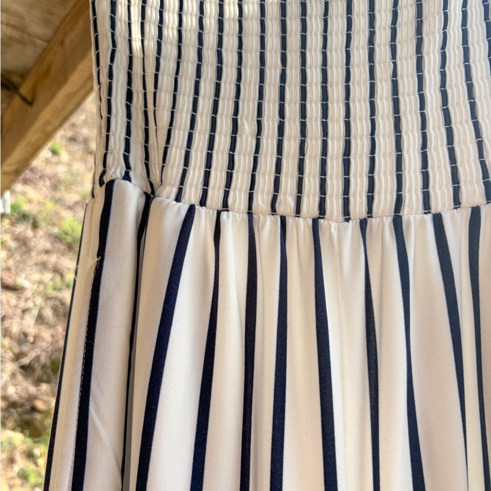 Justify White and Navy Smocked Strapless Striped Jumpsuit Wide Leg Small - Picture 2 of 4